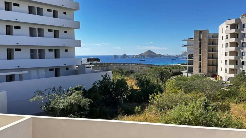 Los Cabos Cian Welcome to luxury living at its finest in this stunning Cabo San Lucas condo by Grupo Quadro. With panoramic – 12 LOTE MZA 2, Cabo Corridor, BS
