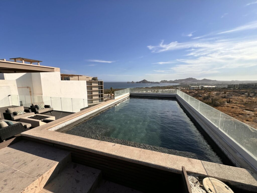 Los Cabos Belposto Belposto Residencial is a high-end development that redefines the lifestyle in San José del Cabo. Take advantage of SJD's prime location with the most affordable price in the area, within an exclusive complex of only 20 apartments. Unit 204 features 2 bedrooms, 2 full bathrooms, a laundry area, kitchen, dining room, living room and balcony. All units come with 2 parking spaces and luxurious amenities, such as a panoramic pool on the rooftop with an exclusive social area, a fully equipped gym, a furnished business center, and a prime location close to all essential services. – 13 LOTE, Cabo Corridor, BS