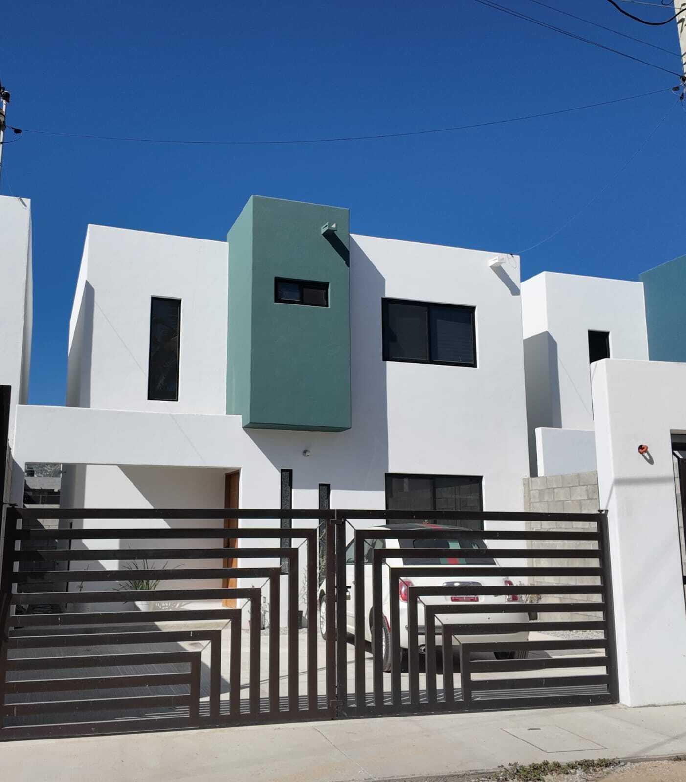 Los Cabos Ampliacion El Zacata EN VENTA CASA DE ENMEDIO, Col. Zacatal San José de Cabo.Esta casa se encuentra en un estado impecable, prácticamente nueva. Cuenta con recamara master con baño. 2 recamaras con closet. Todas las recamaras con aire acondicionado y closet. Estancia de sala y comedor con aire acondicionado. Total 2.5 baños. Amplio patio. Cisterna de 5,000 litros y tinaco de 1,100 litros. Tanque de gas LP estacionario. Calentador. Equipo hidroneumático. Conexiones listas para cocina y lavadora. Ubicada cerca de Oxxo, Chedraui, Smart Fit. Tienda Ley y Starbucks, escuelas y restaurantes. Vías rápidas por boulevard Forjadores y a 3 minutos de carretera Transpeninsular. for sale