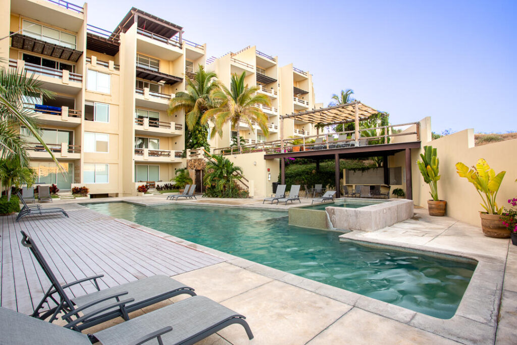 Los Cabos Mirador This modern apartment for sale in Mirador San José del Cabo offers sleek contemporary style. It features 3 spacious, bright bedrooms, ideal for families or investors. Large windows provide stunning ocean – 702 Paso de Las Misiones, San Jose del Cabo, BS