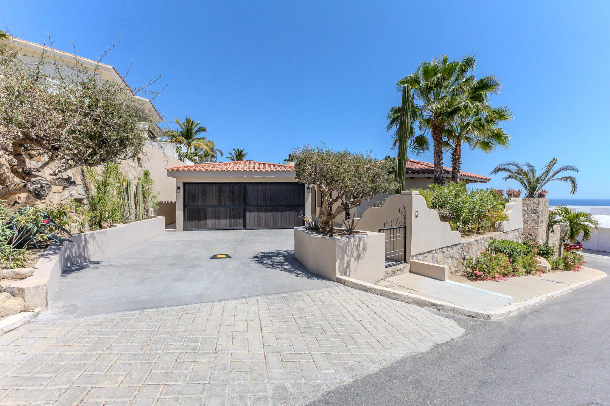 Los Cabos Residencial La Jolla Casa Tigre is located in La Jolla, a well-positioned community offering convenient access to San José del Cabo and the corridor. This house has ocean – 8 Paseo, La Jolla, San Jose del Cabo, BS