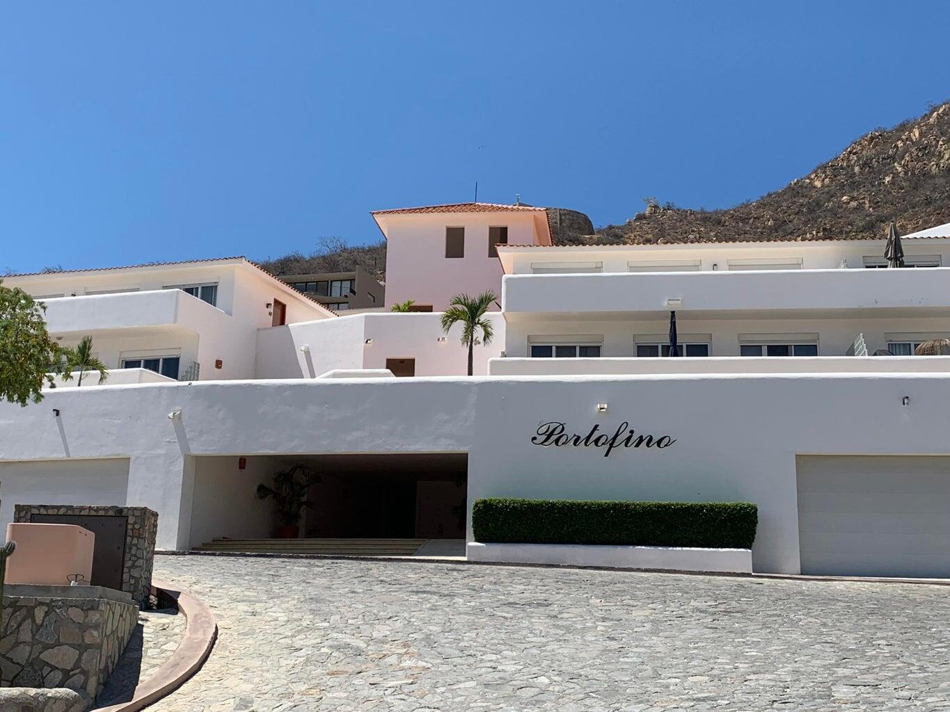 Los Cabos Avalon Owner financing! Pregunta por planes de financiamiento.Ubicado en una de las zonas con mayor crecimiento de El Tezal, Avalon ofrece una ubicación privilegiada con acceso rápido a la Carretera Transpeninsular, a solo minutos del centro de Cabo y la marina.Condo de 2 recámaras, 2 baños y un estacionamiento con pérgola, ubicado en planta baja. Situado a unos pasos de la alberca, jardín y área de BBQ, ofreciendo un ambiente relajado y acogedor. Cuenta con una distribución espaciosa y una cocina integrada con barra de granito, que aporta un toque elegante y se convierte en el punto central del área social.Una excelente oportunidad de inversión, con un precio por debajo del promedio del mercado en la zona, ofreciendo un valor excepcional en el mercado actual. Agenda tu for sale