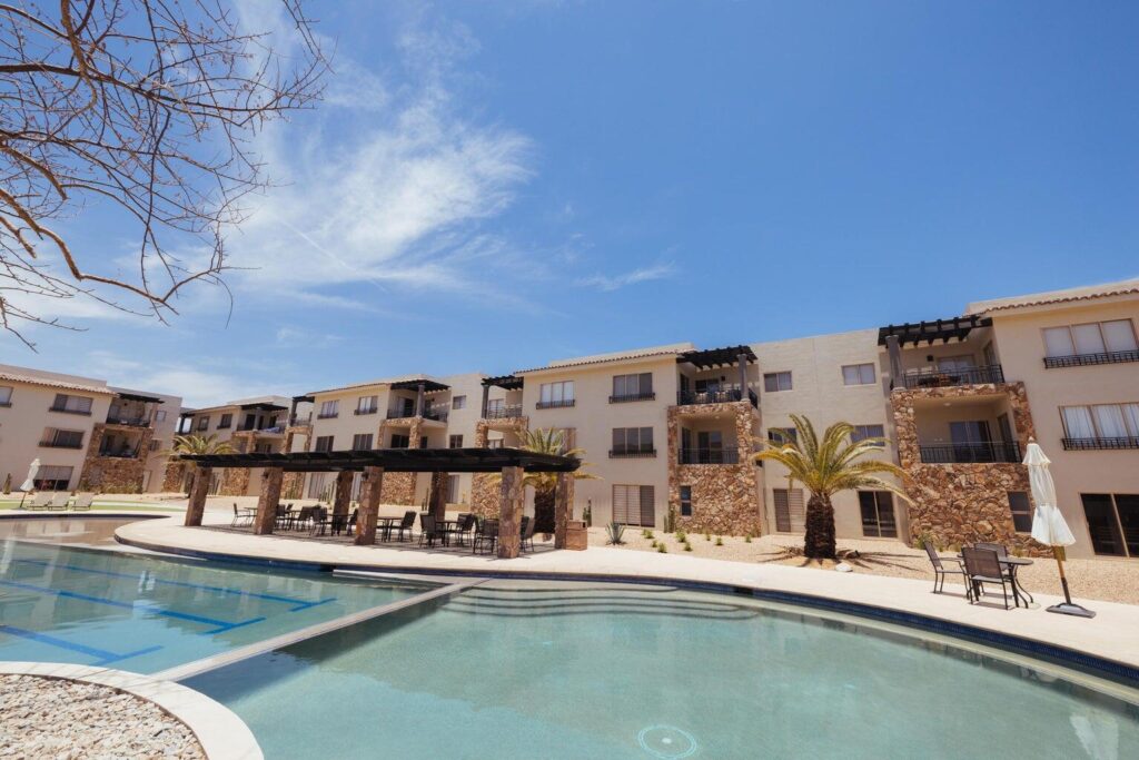 Los Cabos Camino Del Mar Located just minutes from El Médano Beach, the Escuela Internacional del Mar, and the best shopping and dining on the Cabo Corridor, this townhome is a hidden gem.Enjoy hassle-free living with this beautiful 2-bedroom, 2.5-bathroom townhome in the sought-after Camino del Mar community in El Tezal. This property offers an unparalleled combination of comfort and convenience, featuring an elegant open-plan living area and spacious bedrooms.This townhome in Camino del Mar, El Tezal, offers unbeatable value. Enjoy modern interiors, a rooftop terrace with iconic – Cam. Del Mar, Cabo Corridor, BS
