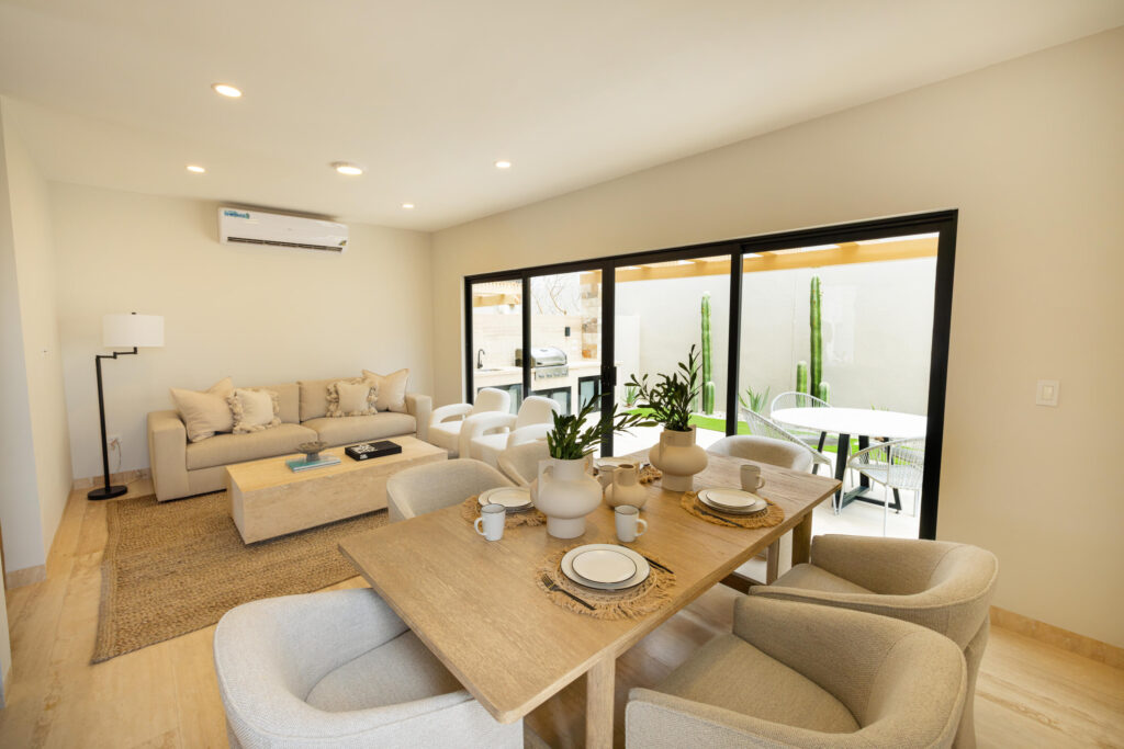 Los Cabos Vistana Spacious, clean, and comfortable home located in Vistana Del Cabo community. This well designed property features 3 bedrooms and 2 bathrooms on the main floor, offering privacy and convenience for everyday living.The second level offers a bright open-concept layout that seamlessly connects the living room, family (day) room, dining area, kitchen, and a full bathroom perfect for entertaining or relaxing with family.Enjoy access to a rooftop terrace with stunning 360 degree – Camino del Mar Cortes Base, Cabo Corridor, Cabo Corridor, BS