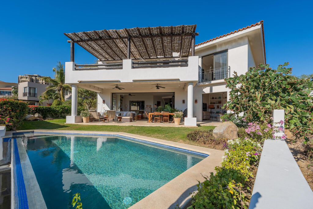 Los Cabos Pedregal Csl Welcome to the house of your dreams, or translated, Casa de los Sueños!! Nestled in the serene and established community of Pedregalito, this fully remodeled, move-in-ready home combines contemporary style with expansive living spaces. Just steps from the iconic Pedregal Beach, Casa de los Sueños features breathtaking ocean – Club Campestre, San Jose del Cabo, BS