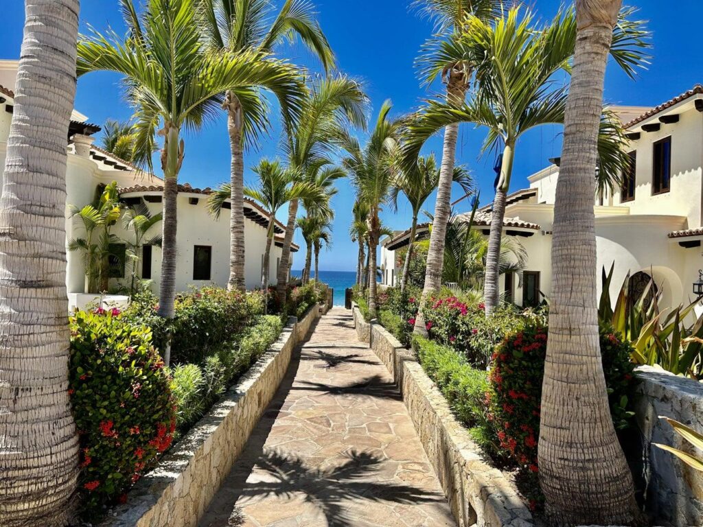 Los Cabos Vistamar Discover modern coastal living in this 3-bedroom, 3.5-bathroom condominium, perfectly situated in Vistamar, a private residential community in Los Cabos. Nestled in the heart of the Golden Corridor, this property offers seamless access to both San José del Cabo and Cabo San Lucas, making it ideal for a primary residence.This ground-level unit is designed for effortless indoor-outdoor living, offering direct access to the pool, perfect for relaxation or entertaining. Each bedroom features its own en-suite bath, with the primary suite offering stunning ocean – Condo Zen Living, San Jose del Cabo, San Jose del Cabo, BS