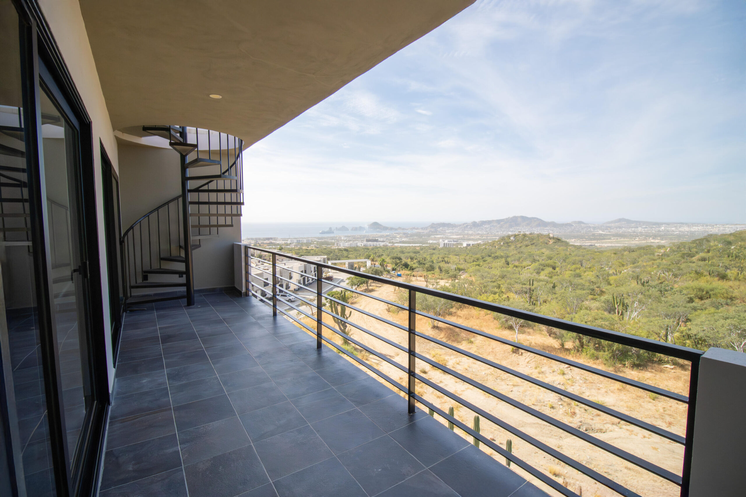 Los Cabos Cian Welcome to luxury living at its finest in this stunning Cabo San Lucas condo by Grupo Quadro. With panoramic for sale