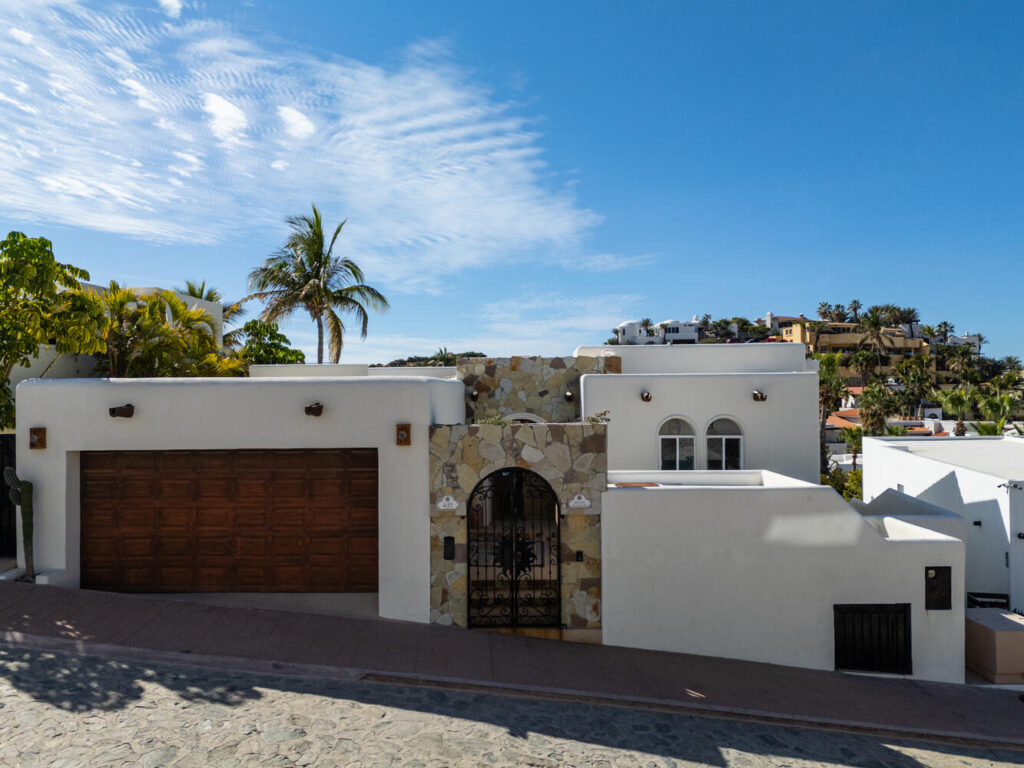 Los Cabos La Playita AMAZING OPPORTUNITY!!! Five bedrooms, Four and One half baths including a Luxury Ocean – La Casa Bendecida, Cabo San Lucas, BS