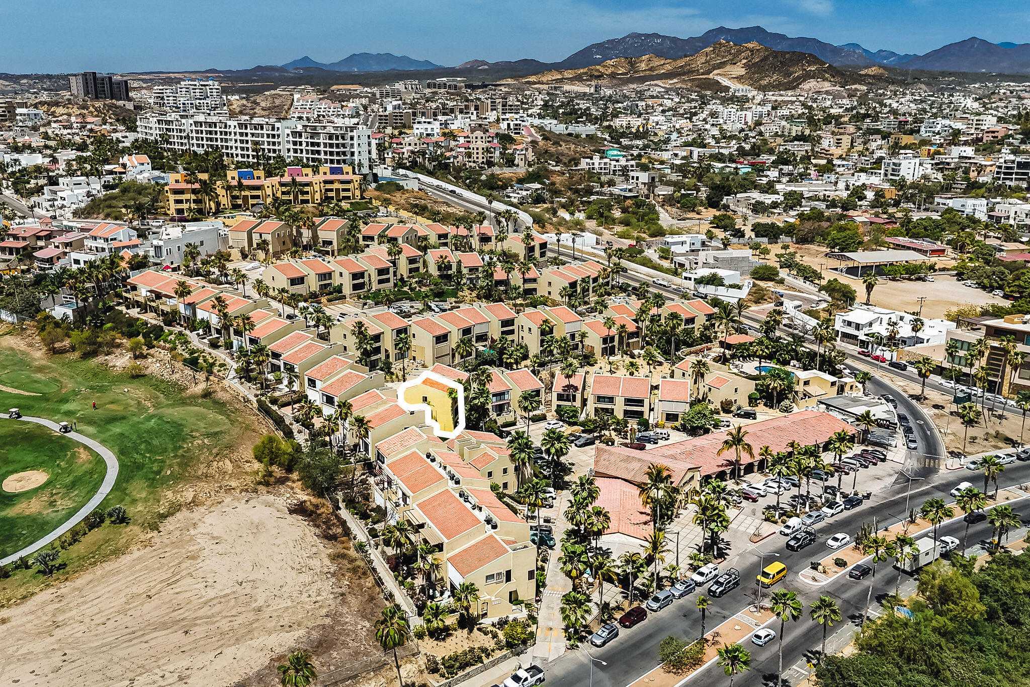 Los Cabos Belposto Belposto Residencial is a high-end development that redefines the lifestyle in San José del Cabo. Take advantage of SJD's prime location with the most affordable price in the area, within an exclusive complex of only 20 apartments. Unit 204 features 2 bedrooms, 2 full bathrooms, a laundry area, kitchen, dining room, living room and balcony. All units come with 2 parking spaces and luxurious amenities, such as a panoramic pool on the rooftop with an exclusive social area, a fully equipped gym, a furnished business center, and a prime location close to all essential services. – P.º Finisterra, San Jose del Cabo, BS