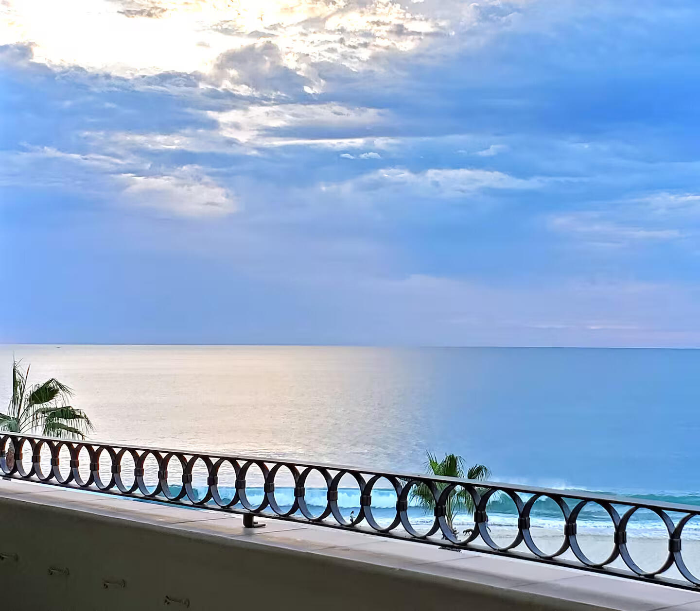 Los Cabos Veranda Residences El Tezal is one of the fastest-growing areas in Cabo San Lucas thanks to its strategic location, penthouse ocean for sale