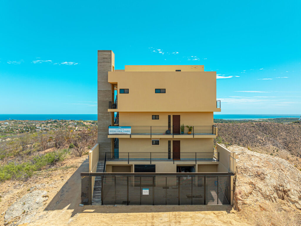 Los Cabos Sjd Marina:General SharkBay Boutique Home is located in one of the most iconic and vibrant communities of San Jose del Cabo, the exclusive Marina Puerto Los Cabos. Only 6 units in the complex with a beautiful contemporary design and access to a rooftop with pool, Jacuzzi, pergola area and breathtaking – Proyecto Cuatro, Penthouse, San Jose del Cabo, BS
