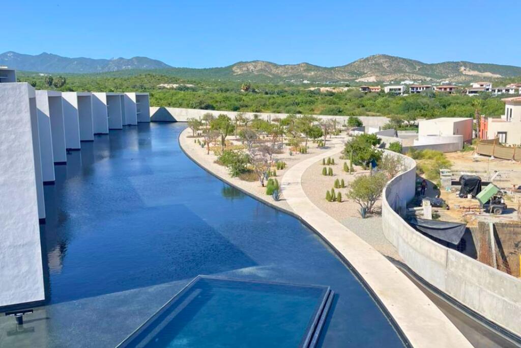 Los Cabos Cabo Viejo The premier place in Pedregal is located in the best location to access downtown and the marina. Picturesque for sale