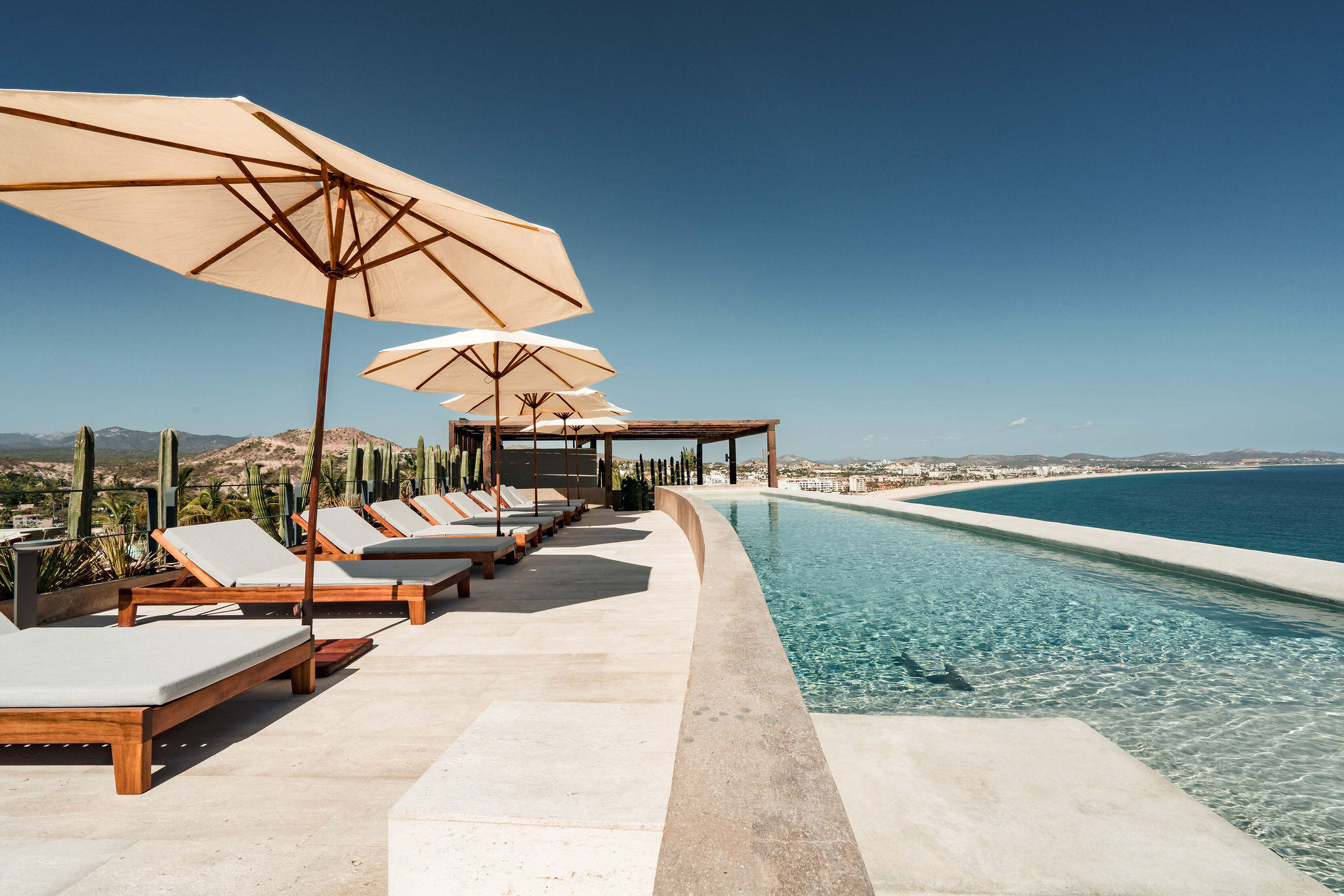 Los Cabos The Break Live in seamless harmony with the Baja landscape. 13 Residences are located at the Costa Azul for sale