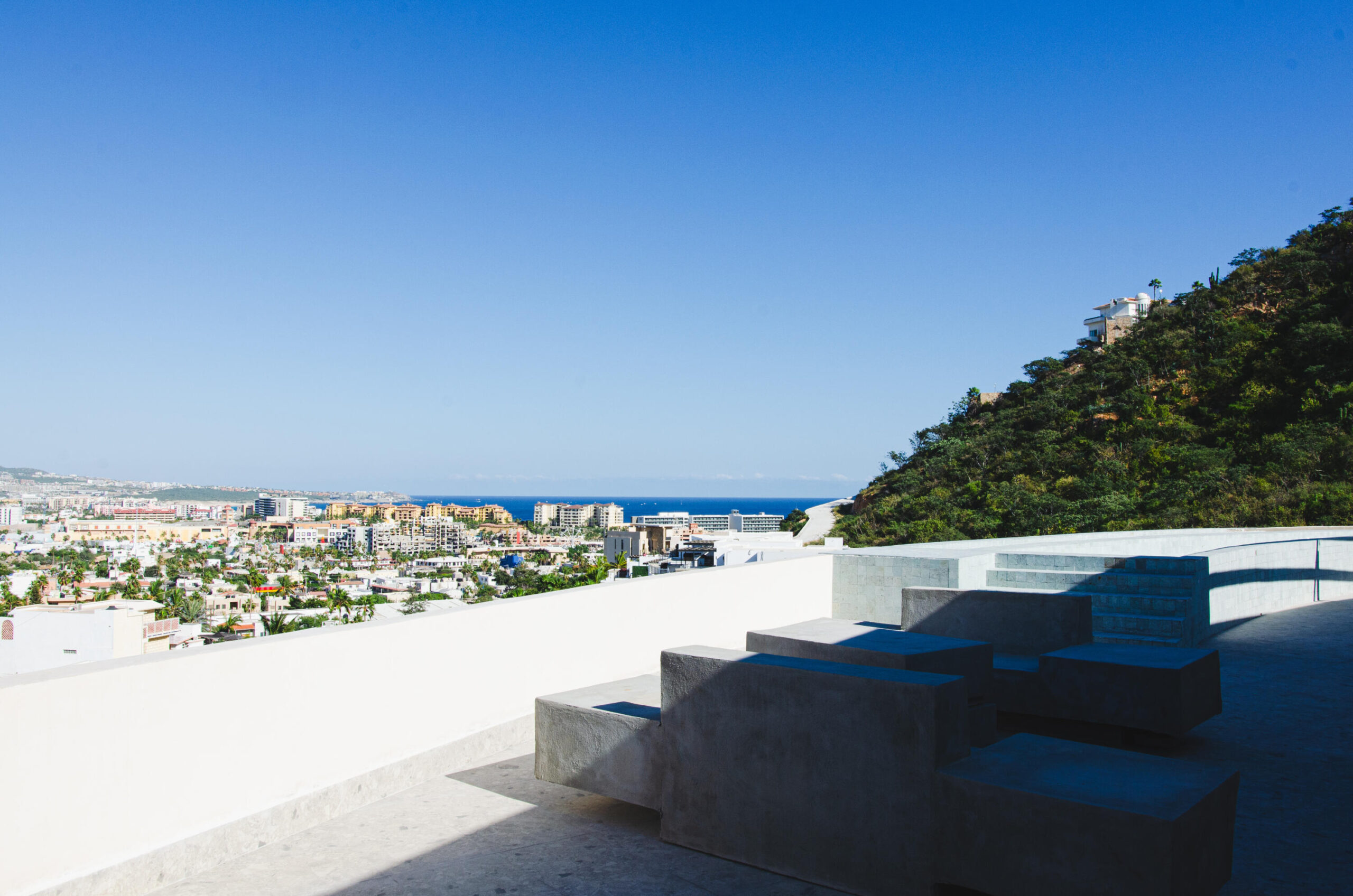Los Cabos Ventanas Charming Penthouse located within the community of Ventanas del Cortés, situated in El Tezal, Cabo San Lucas. This 2-bedroom, 2-bath condo offers a rooftop with incredible for sale