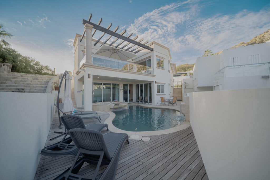 Los Cabos Pedregal Csl Welcome to the house of your dreams, or translated, Casa de los Sueños!! Nestled in the serene and established community of Pedregalito, this fully remodeled, move-in-ready home combines contemporary style with expansive living spaces. Just steps from the iconic Pedregal Beach, Casa de los Sueños features breathtaking ocean – Villa Montana, Cabo San Lucas, Cabo San Lucas, BS