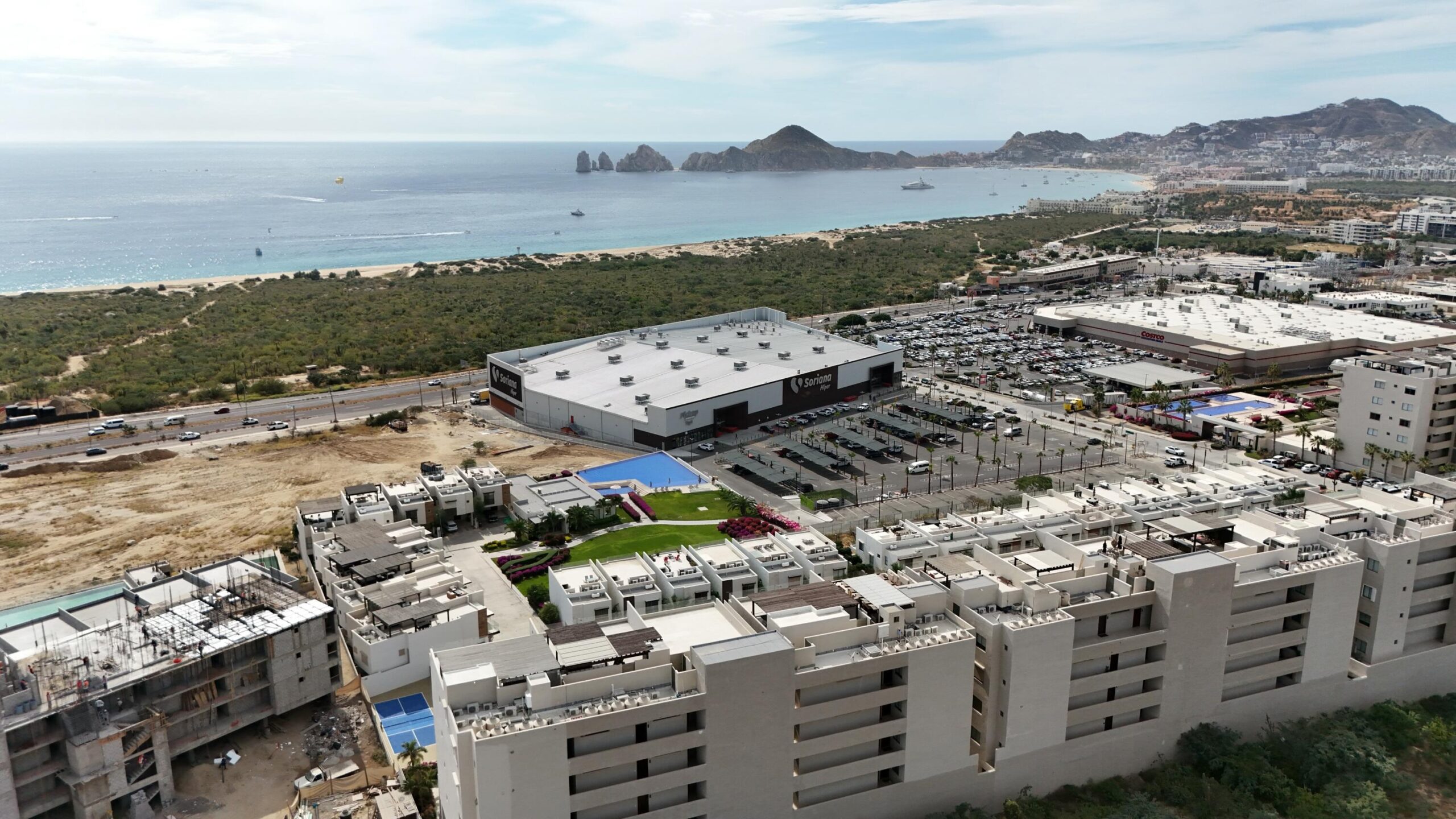 Los Cabos Cabo Viejo The premier place in Pedregal is located in the best location to access downtown and the marina. Picturesque for sale