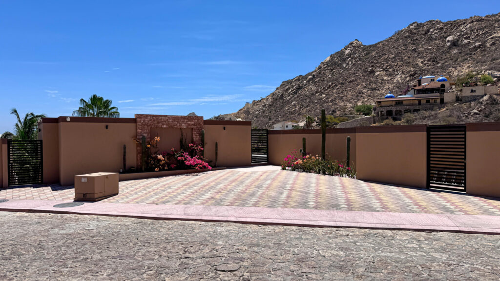 Los Cabos Bugambilias Located in Bugambillias at Cabo Real, this 3-bed, 4 full + 1 half bath home offers 2,754 ft² interior on a 3,378 ft² lot with ocean and golf course – 30 Cam. Grande, Cabo San Lucas, BS