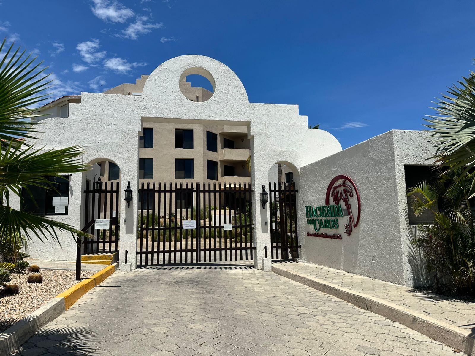 Los Cabos Panorama Experience elevated living in the heart of Cabo San Lucas with this stunning 3-bedroom penthouse designed for comfort, style, and unforgettable for sale
