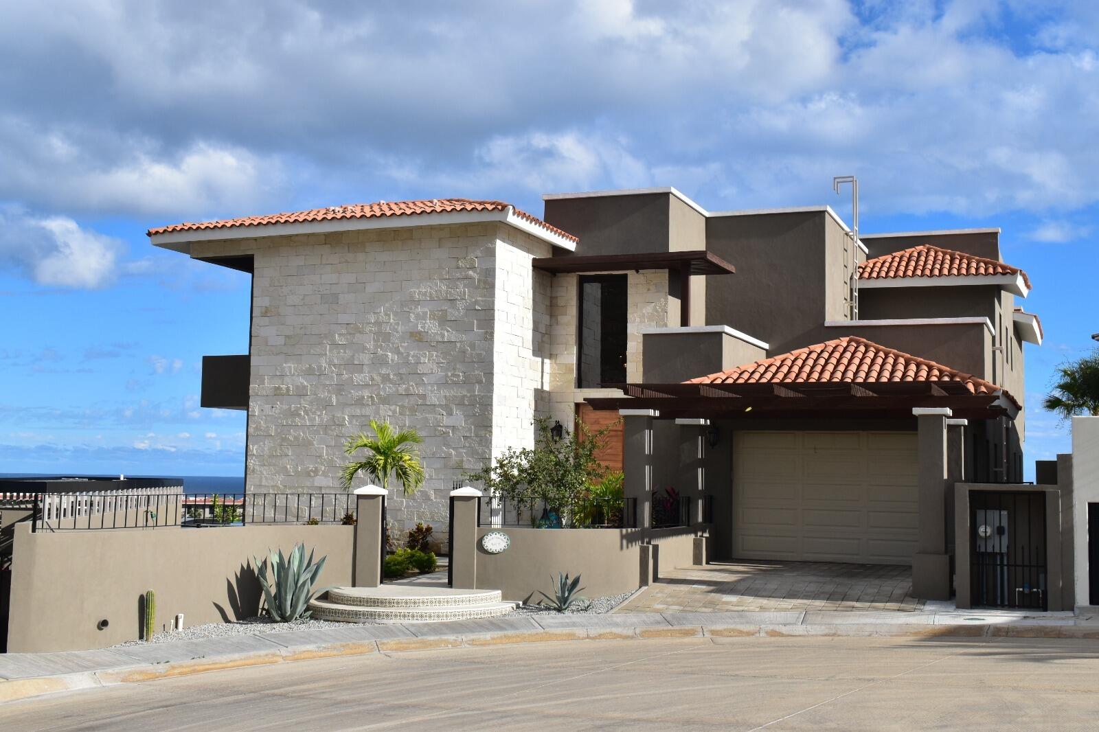 Los Cabos El Tule-Inland:General Rare investor opportunity in the San José Corridor. 2 luxury residences fully completed and move-in ready. 8 additional units with land secured and full blueprints in place -- ready to build to buyer's vision. At for sale