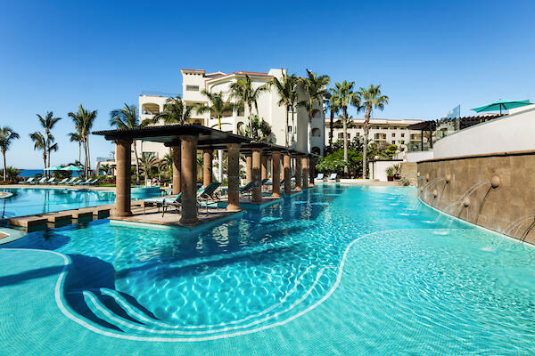 Los Cabos Centro Best Suites, comfort in the heart of San Lucas. Prime location just a 6-minute walk distance to Marina San Lucas. A complex with only 17 units offering an exceptional opportunity for investment and short or long-term rentals. Modern design. Infinity pool and roof garden with Marina for sale