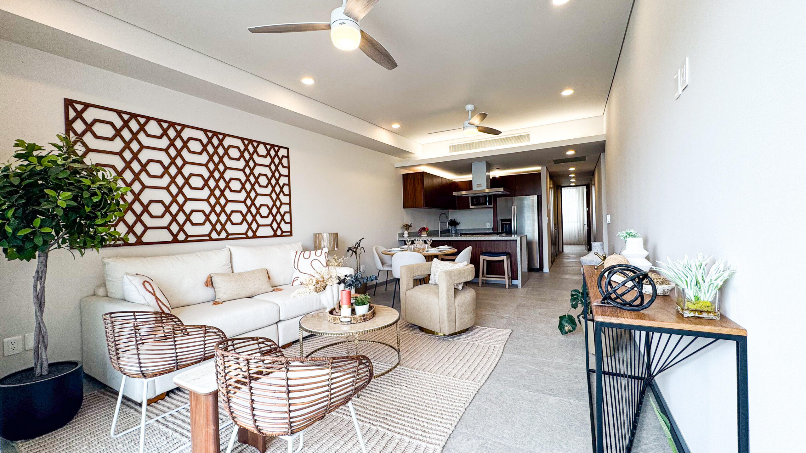 Los Cabos Las Arenas 🌵Las Arenas Los Cabos - Ready to Deliver Fully completed boutique project of 94 units with only 19 remaining. Prime location: 7 minutes to Downtown Cabo San Lucas and 5 minutes walk to iconic Medano Beach. Available 1, 2 & 3 bedroom, designed with style, comfort, and functional layouts🪴 2 bedrooms condo ! 💵 DIRECT FINANCING - with 50%. up to 3 for sale