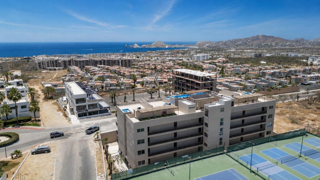 Los Cabos Balena At Balena Los Cabos, everything is within reach -- literally. From the moment you arrive, a seamless journey takes you from underground parking directly to your residence or straight up to the rooftop -- no long walks, no friction. Just effortless living. Inside, 3-bedroom layouts with premium finishes and Smeg appliances set the tone. Spacious, well-designed, and move-in ready. Up top, an infinity pool with sweeping – Tezal Sea of cortez, Cabo Corridor, BS