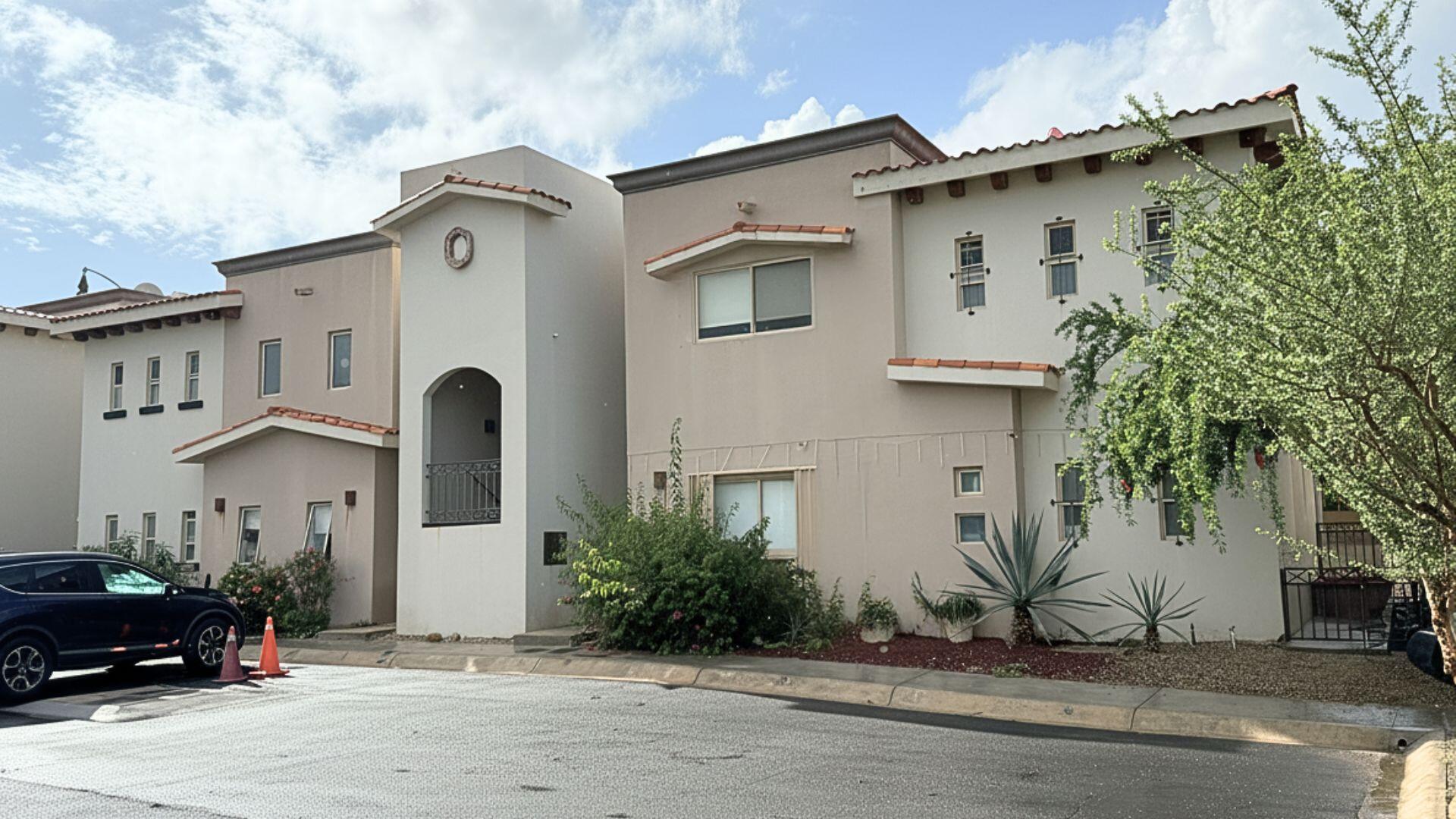 Los Cabos Torres San Jose Perfectly maintained 3 bedroom 3 bathroom 2nd floor Penthouse Unit. BBQ area on expansive 1000 Sq Ft. terraza with amazing – 2bd Unit walk out to Pool, Cabo Corridor, Cabo Corridor, BS
