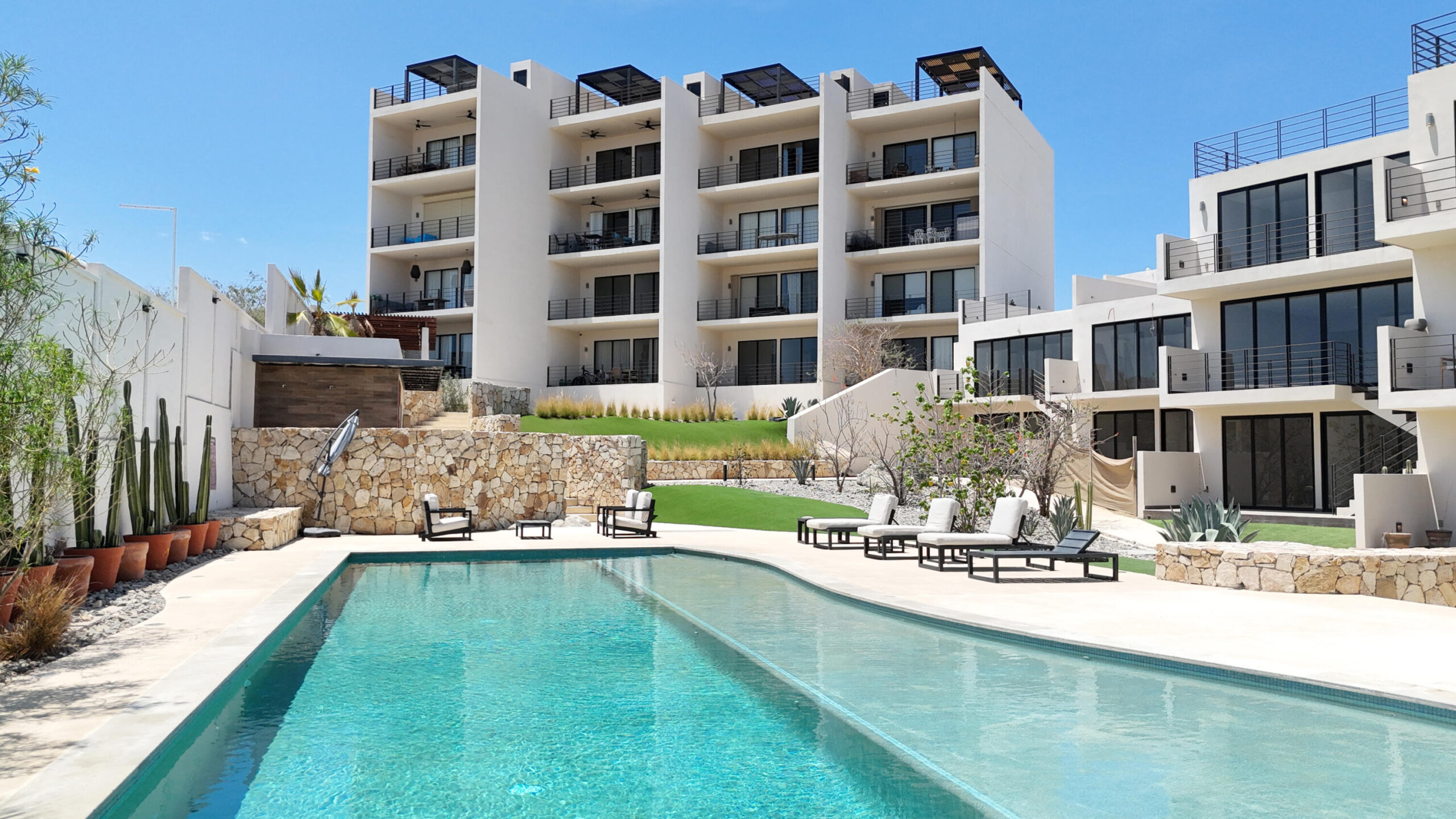 Los Cabos La Mar Experience the perfect blend of modern living and endless possibilities in this brand-new 2-bedroom penthouse condo. Never occupied and offered without furniture or appliances, this residence is a true white canvas, ready for you to design and personalize to your own style and taste.Enjoy breathtaking ocean for sale