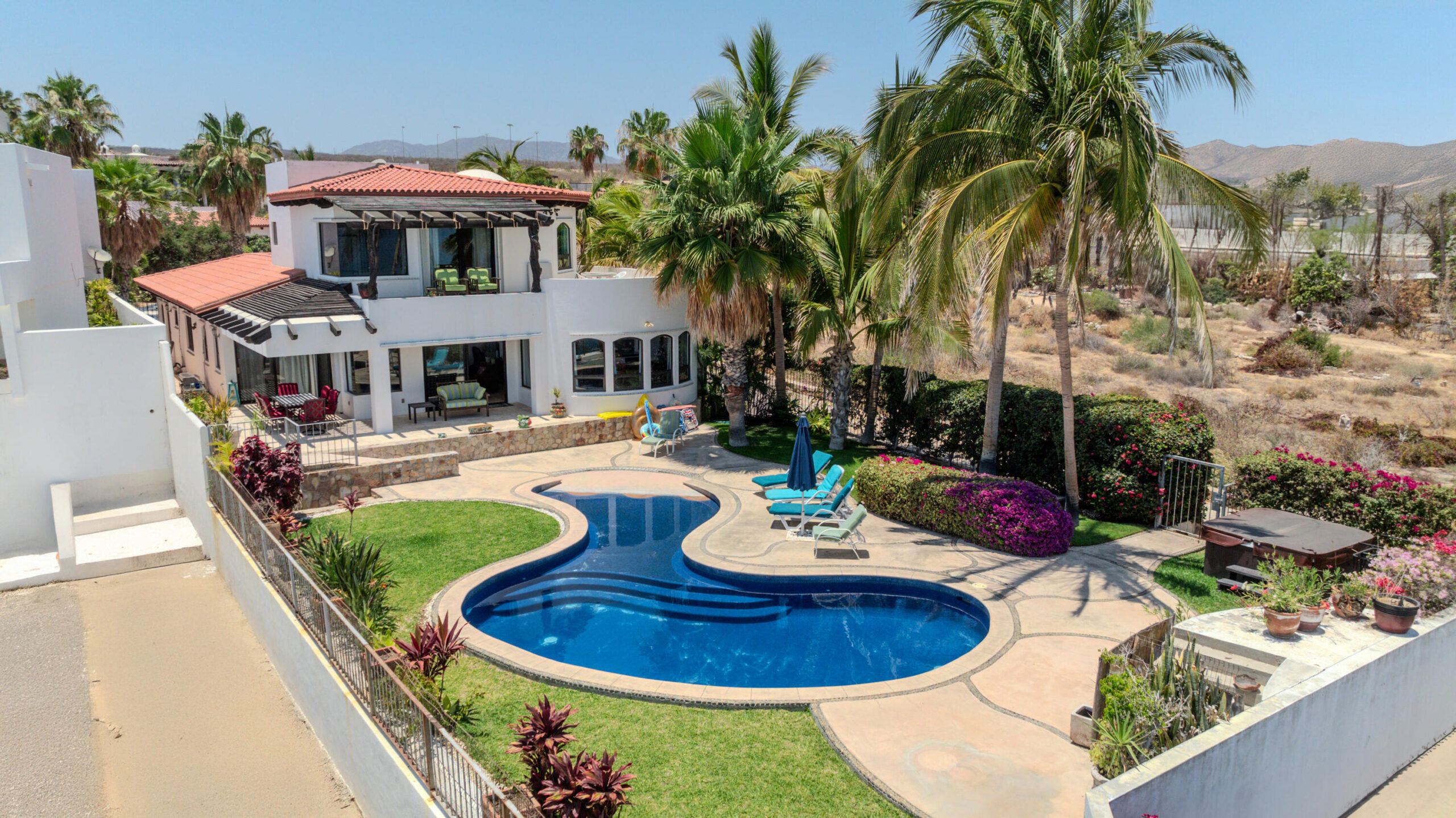 Los Cabos Colina Blanca Elevated above the beach, lovely Sunny Daze offers a panoramic ocean for sale